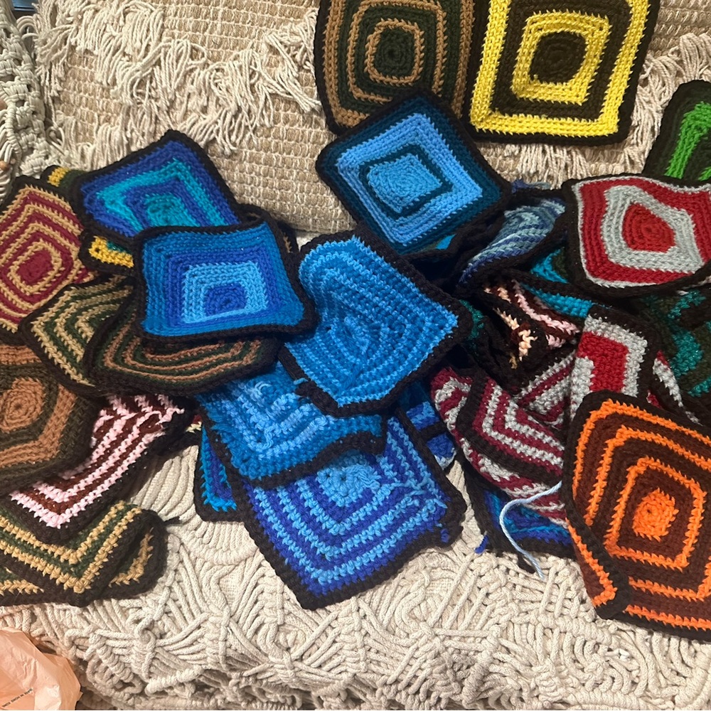 Handmade vintage Crochet granny Squares singles to upcycle projects quilts 55+ - Picture 3 of 13